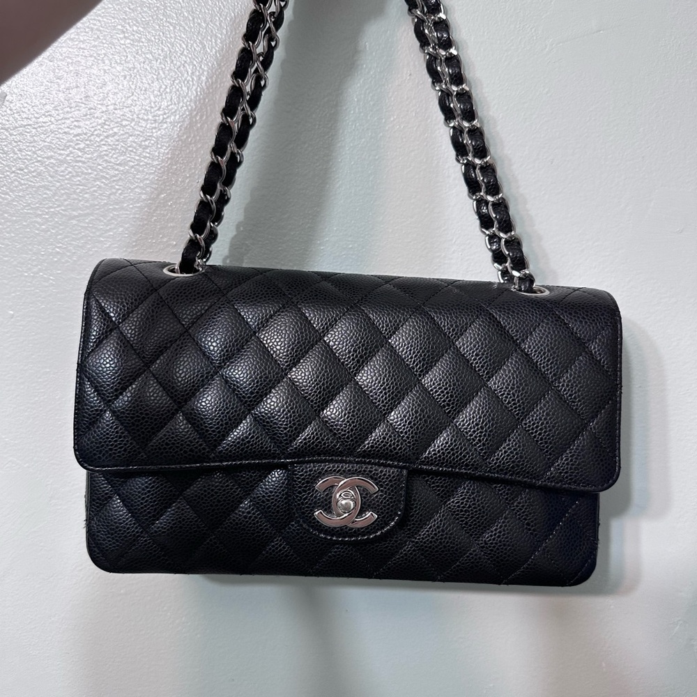 Chanel classic black caviar medium double flap w silver hw